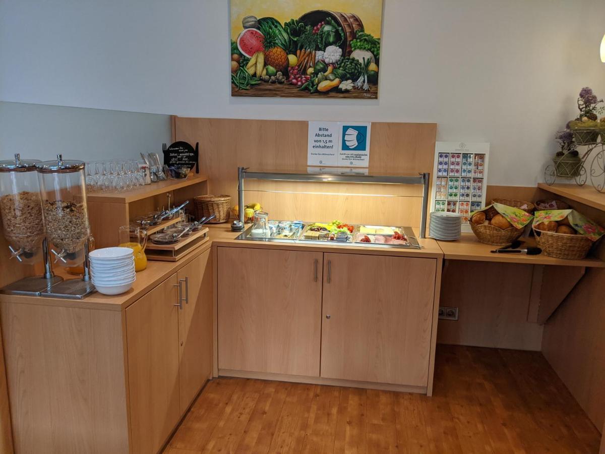 Zum Schwarzen Baeren Hotell Vohenstrauss Eksteriør bilde