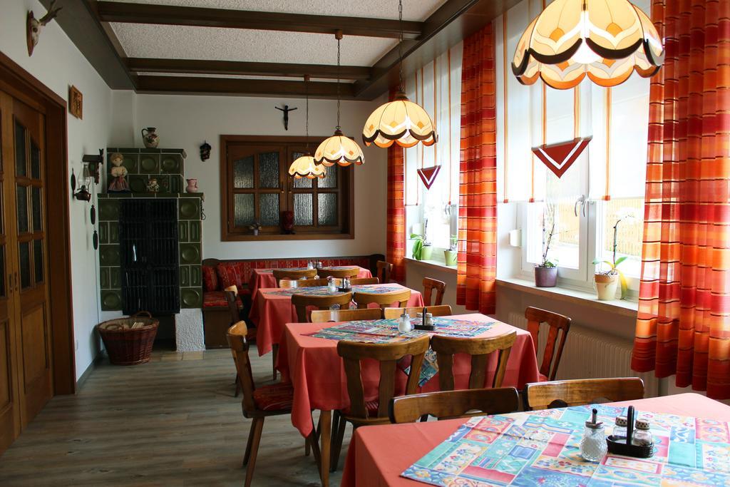 Zum Schwarzen Baeren Hotell Vohenstrauss Eksteriør bilde