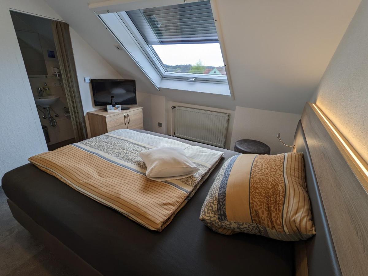 Zum Schwarzen Baeren Hotell Vohenstrauss Eksteriør bilde