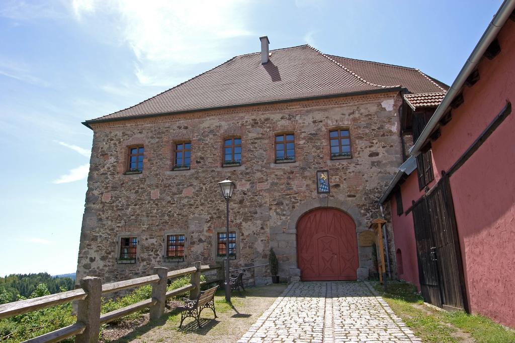 Zum Schwarzen Baeren Hotell Vohenstrauss Eksteriør bilde