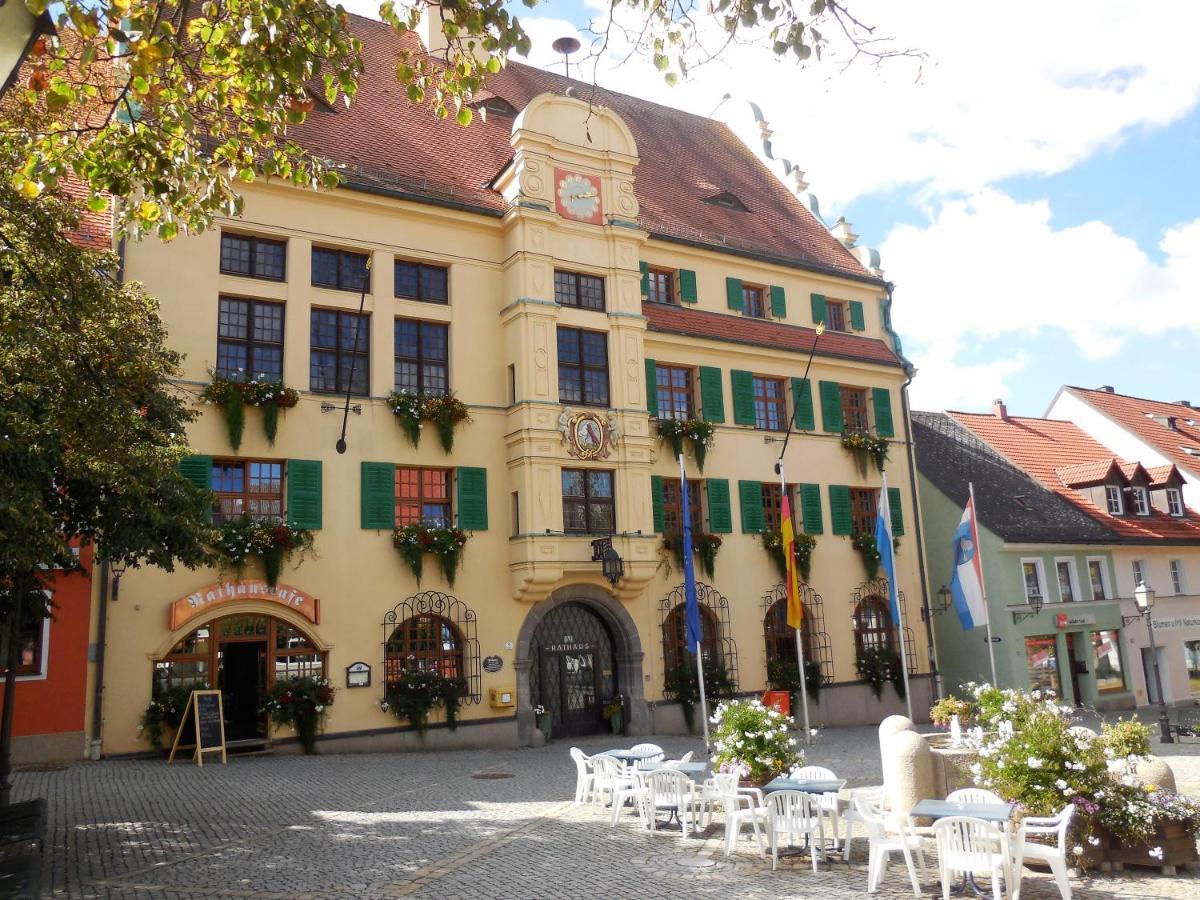 Zum Schwarzen Baeren Hotell Vohenstrauss Eksteriør bilde